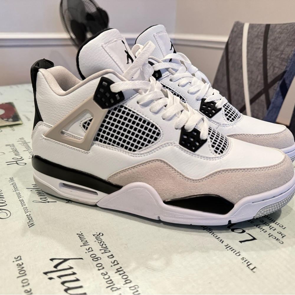 Jordan 4 Retro Military size 10US
